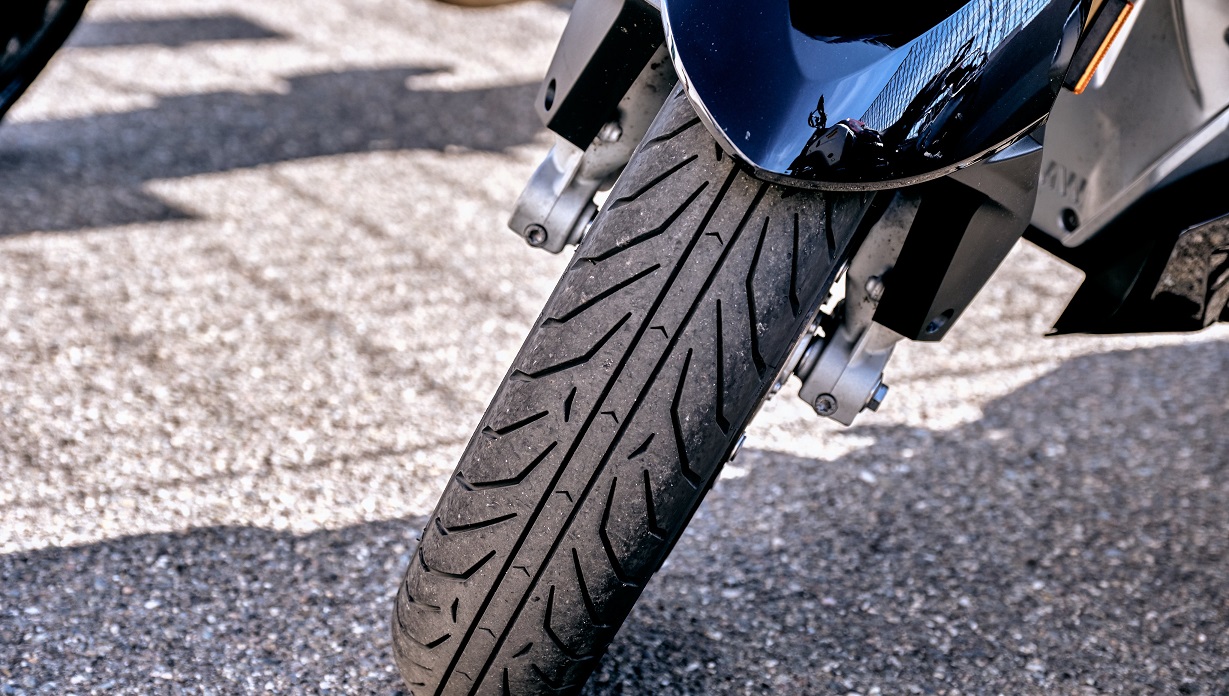 Pirelli_Angel_GT2_front_2