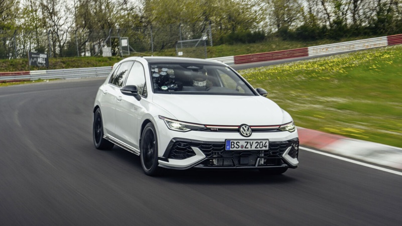 Лимитированные Volkswagen Golf GTI Edition 50 обуют в гоночные шины Bridgestone